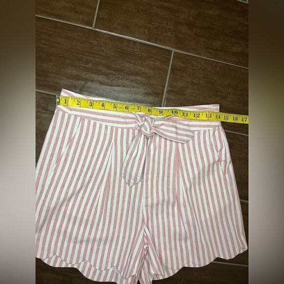 Statement red and white striped scalloped hem tie high waisted shorts sz small - Picture 5 of 7